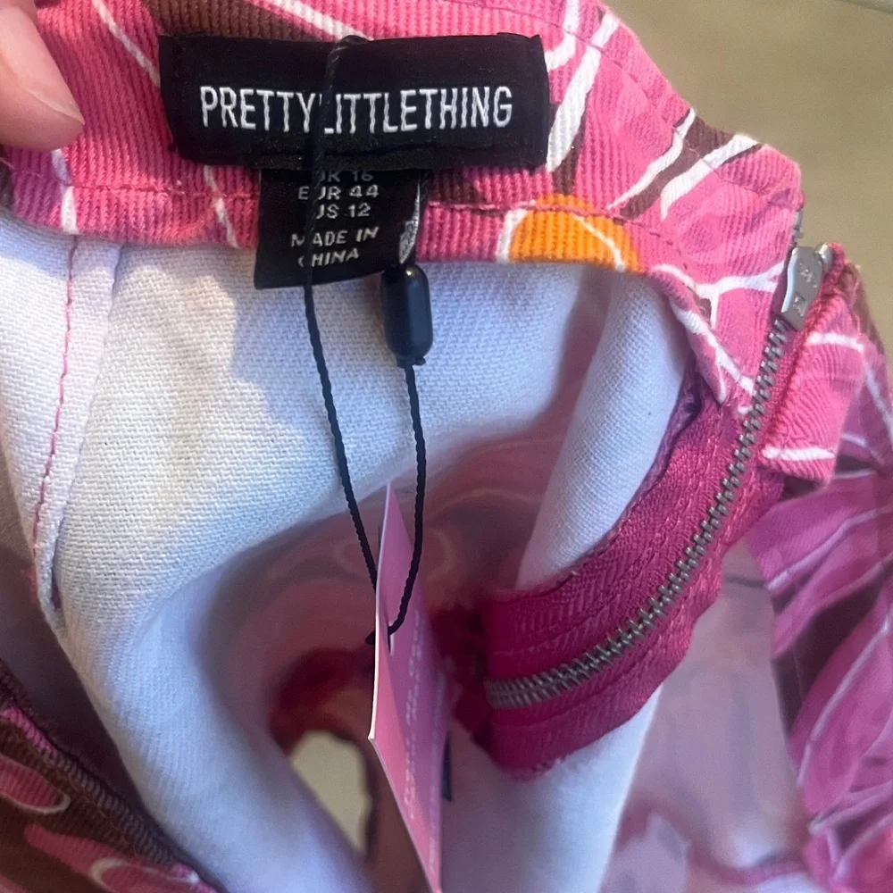 PrettyLittleThing Pink Floral Mini Skirt - Picture 3 of 3